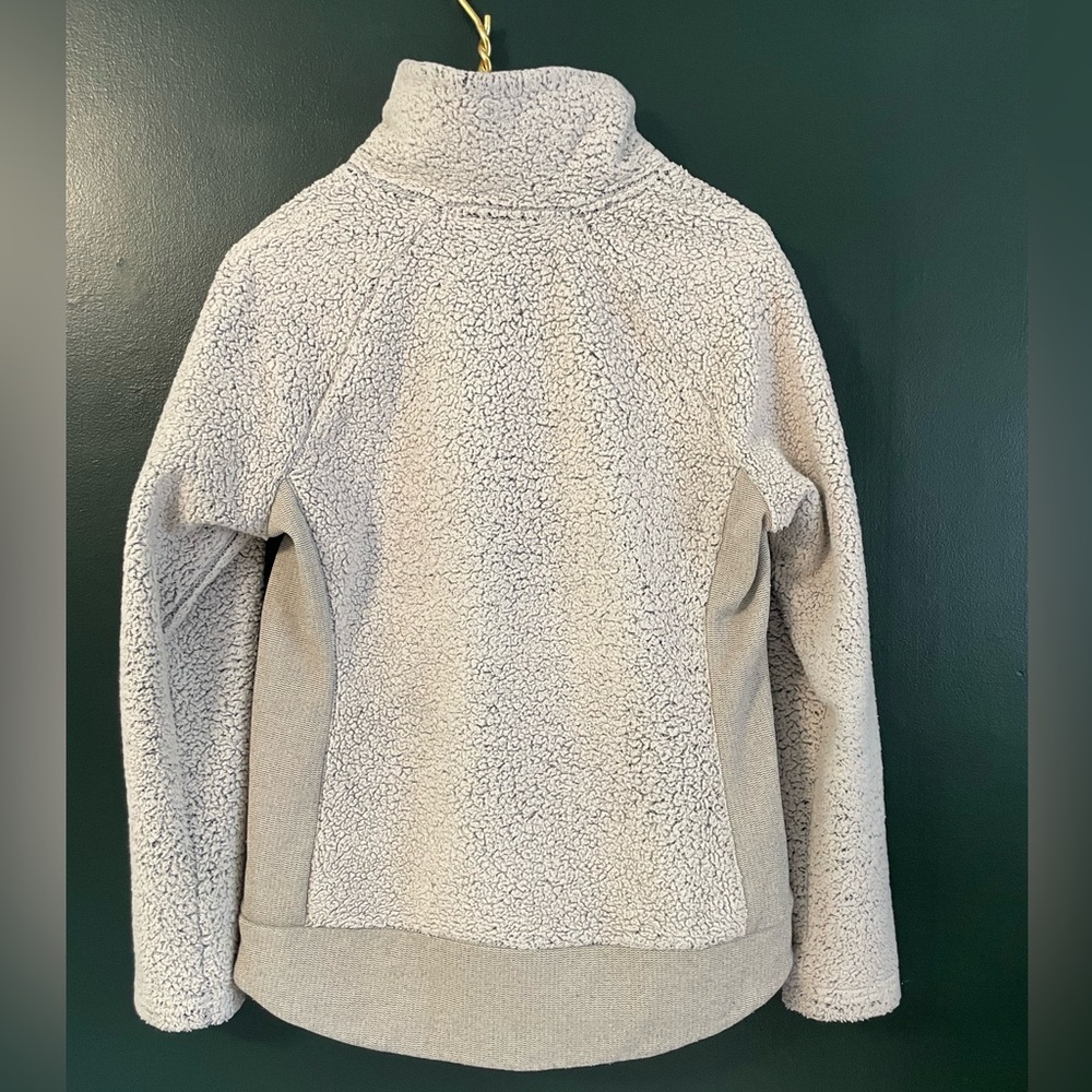 The North Face Furry Sherpa Full Zip. Neutral. Off White colorway. Size Medium - Picture 8 of 10